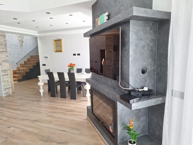 4 Soveroms Villa i Estepona