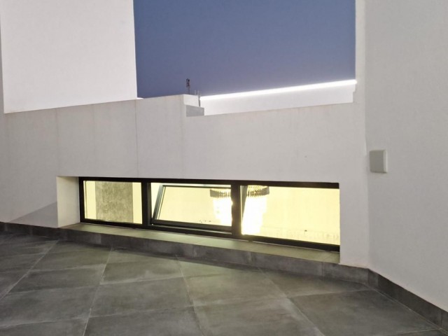 4 Soveroms Villa i Estepona