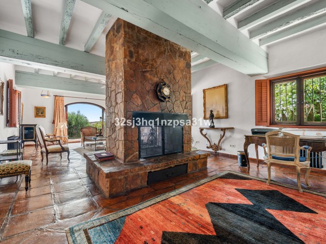 5 Bedrooms Villa in Nueva Andalucía