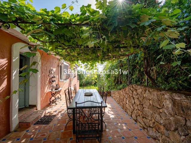 5 Bedrooms Villa in Nueva Andalucía