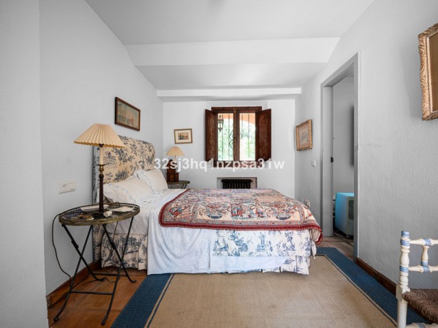 5 Bedrooms Villa in Nueva Andalucía