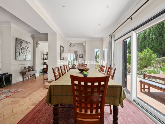 5 Bedrooms Villa in Sotogrande