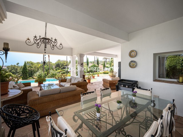 5 Bedrooms Villa in Sotogrande