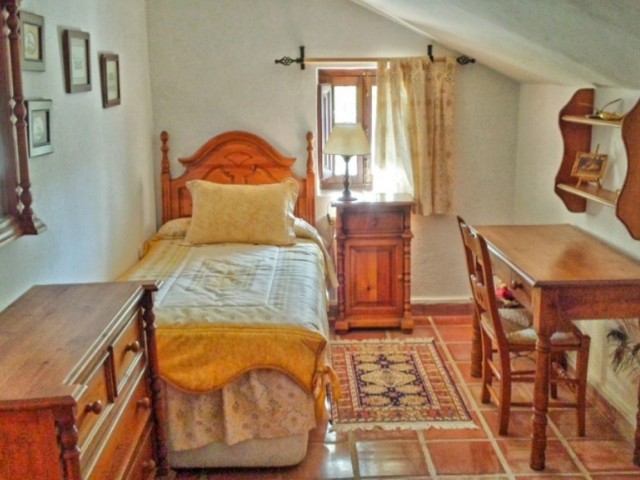 6 Bedrooms Villa in Casarabonela