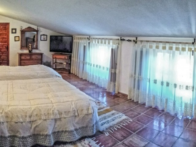Villa avec 6 Chambres  à Casarabonela