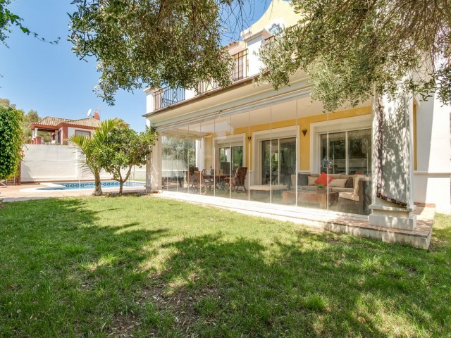 4 Soveroms Villa i La Duquesa