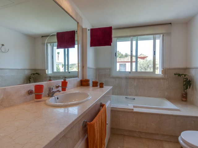 4 Soveroms Villa i La Duquesa