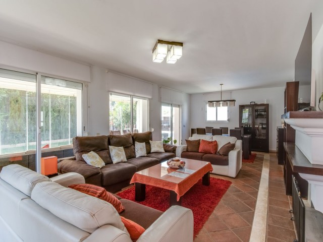 4 Soveroms Villa i La Duquesa