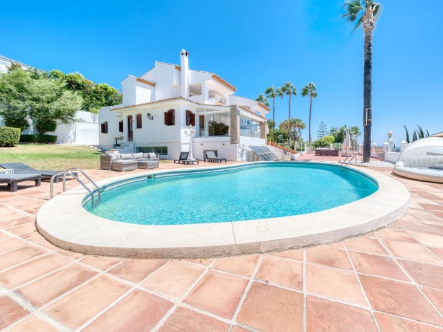 5 Soveroms Villa i Estepona
