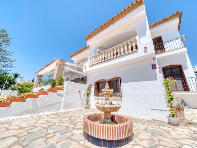 5 Soveroms Villa i Estepona