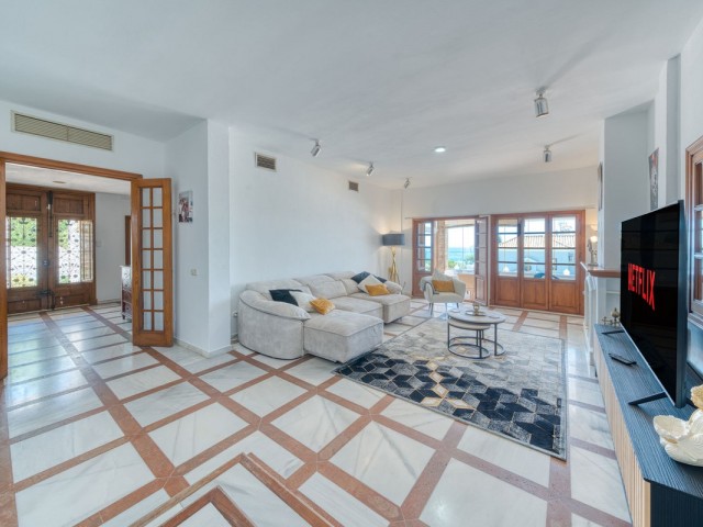 5 Soveroms Villa i Estepona