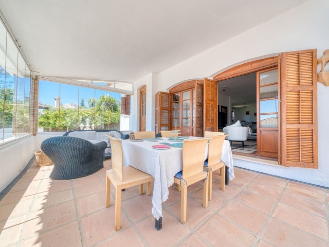 5 Soveroms Villa i Estepona