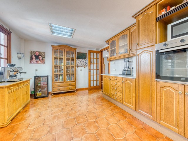 5 Soveroms Villa i Estepona