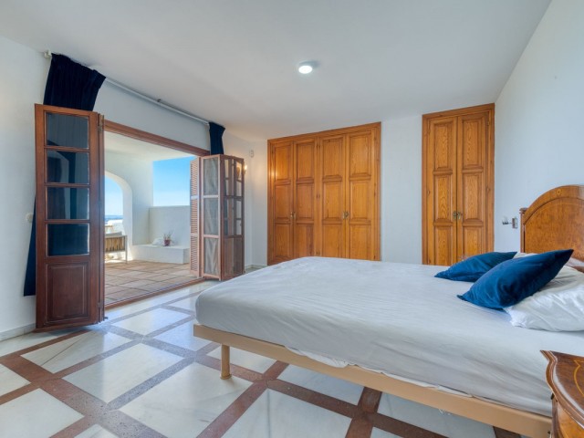 5 Soveroms Villa i Estepona