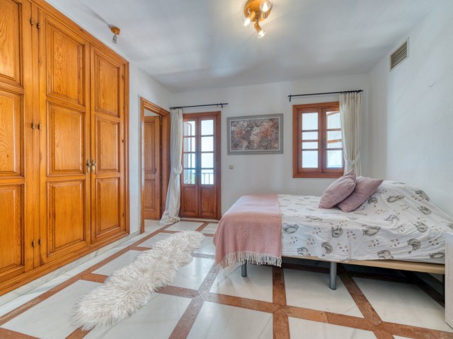 5 Soveroms Villa i Estepona
