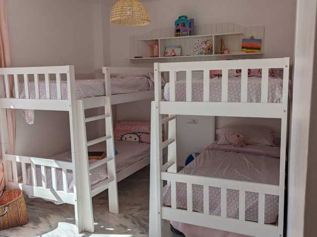 Penthouse avec 2 Chambres  à La Duquesa