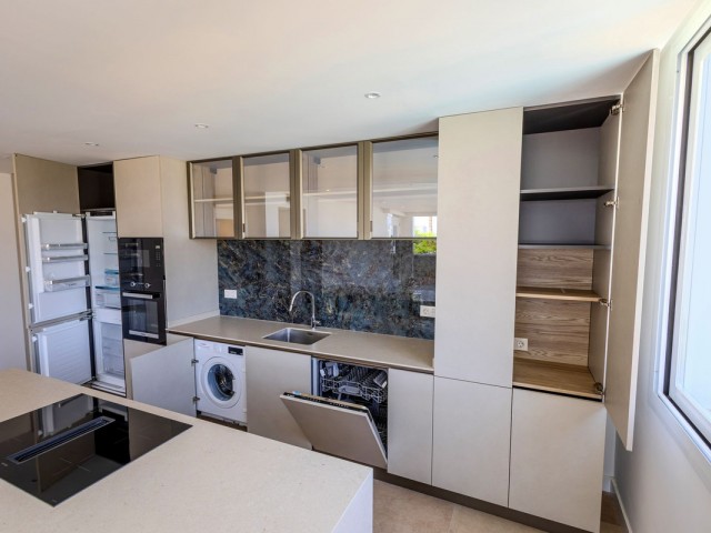 2 Bedrooms Apartment in Nueva Andalucía