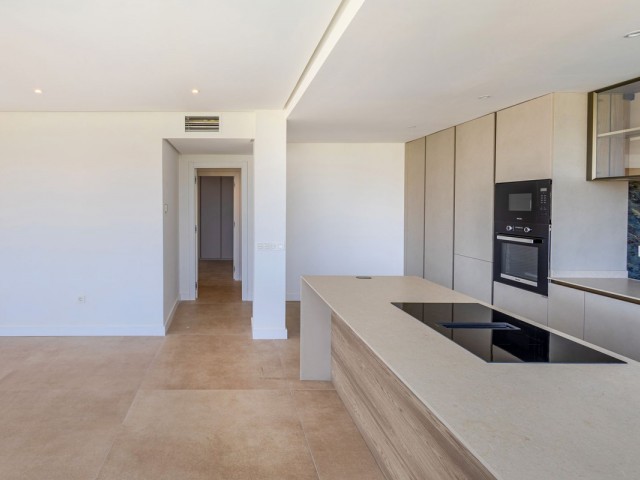 2 Bedrooms Apartment in Nueva Andalucía