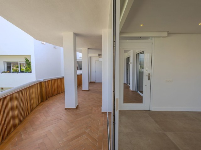 2 Bedrooms Apartment in Nueva Andalucía
