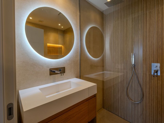 2 Bedrooms Apartment in Nueva Andalucía