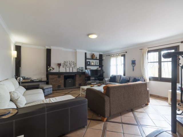 Villa avec 6 Chambres  à Fuengirola