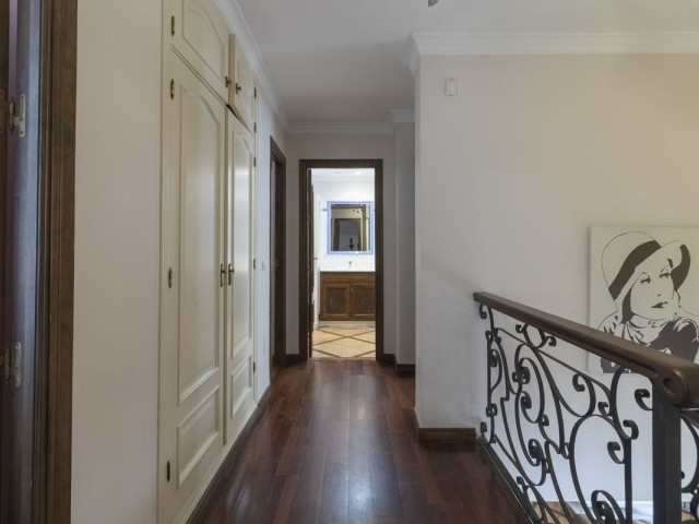 Villa avec 6 Chambres  à Fuengirola