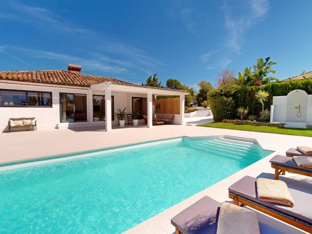 3 Soveroms Villa i Estepona