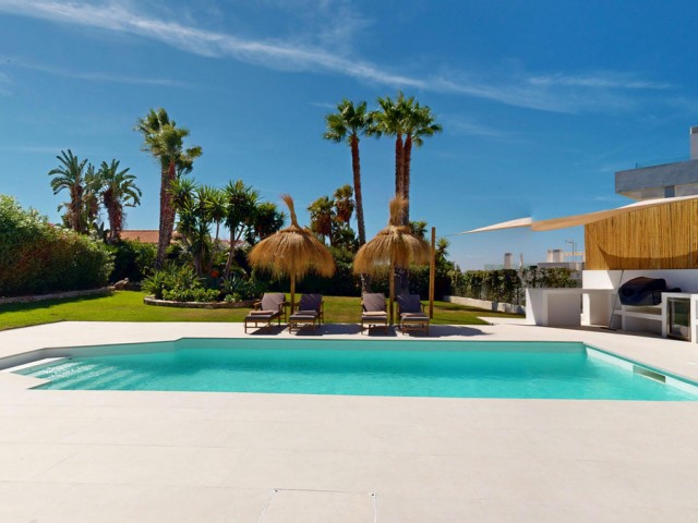 3 Soveroms Villa i Estepona