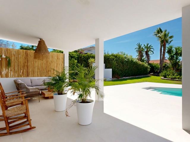 3 Soveroms Villa i Estepona