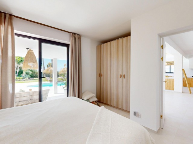 3 Soveroms Villa i Estepona