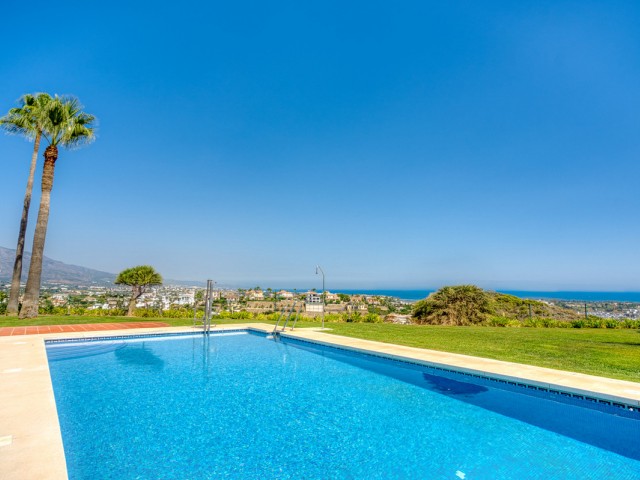 3 Bedrooms Townhouse in Benahavís