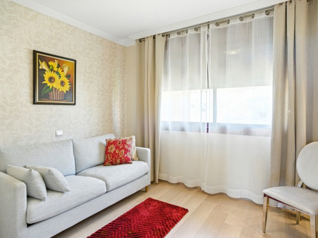 3 Bedrooms Townhouse in Benahavís