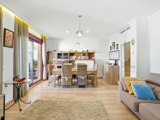 3 Bedrooms Townhouse in Benahavís