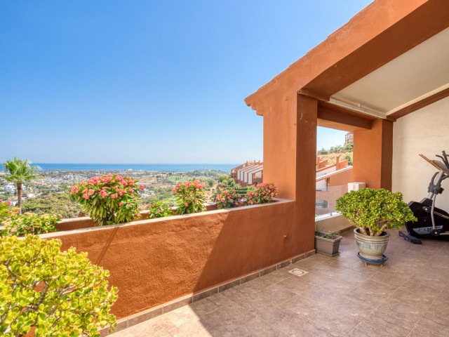 3 Bedrooms Townhouse in Benahavís