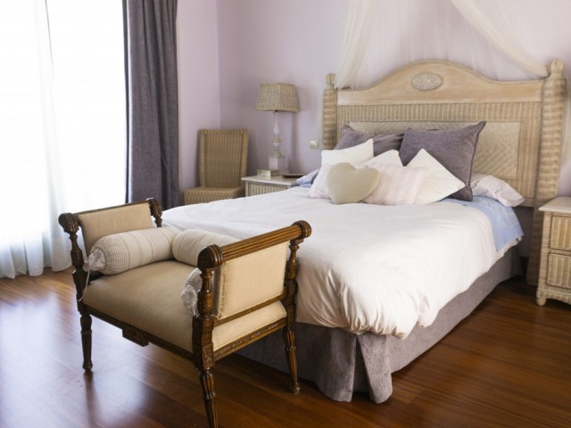 5 Bedrooms Villa in Benahavís