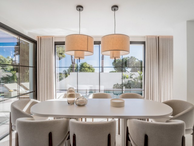 Villa, Nueva Andalucia, R4917565