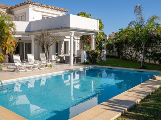 5 Bedrooms Villa in Marbesa
