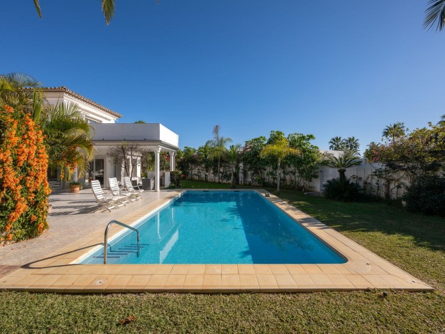 5 Bedrooms Villa in Marbesa