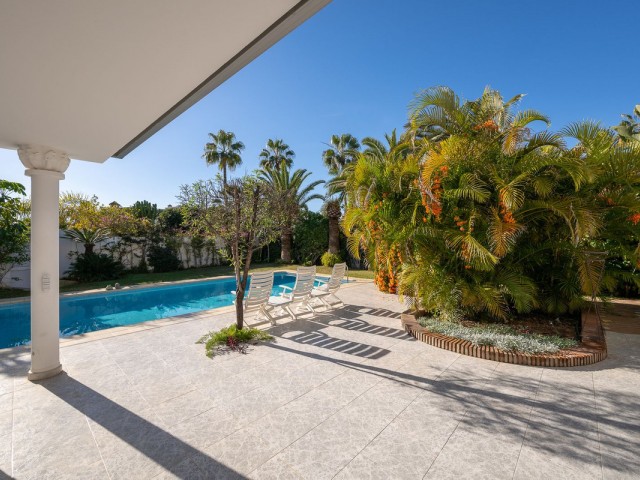 5 Bedrooms Villa in Marbesa