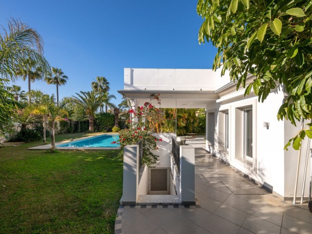 5 Bedrooms Villa in Marbesa