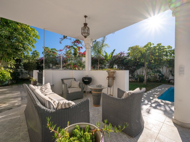 5 Bedrooms Villa in Marbesa