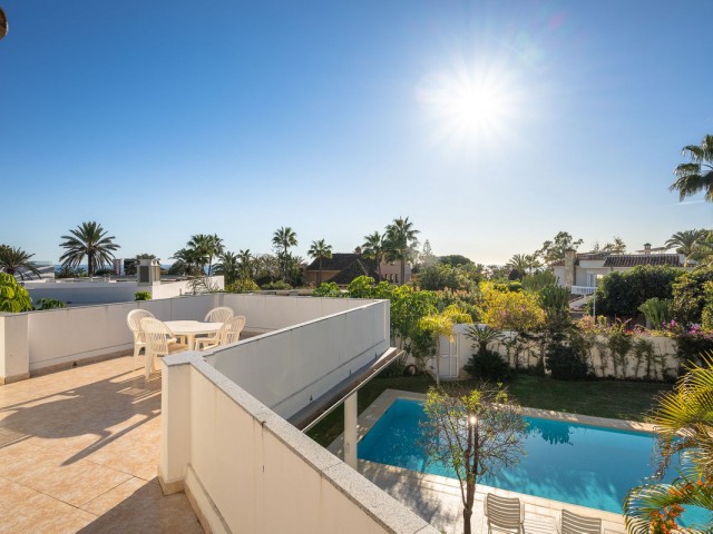 5 Bedrooms Villa in Marbesa