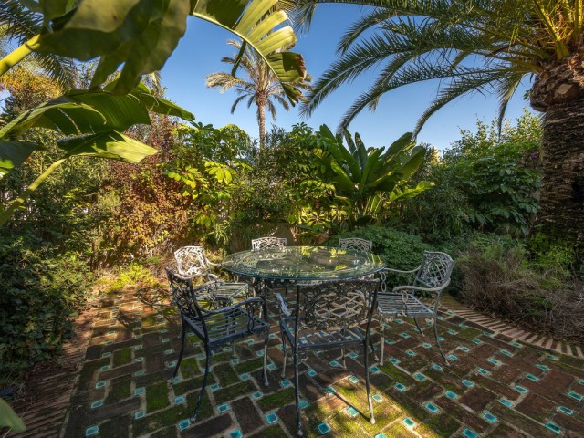 5 Bedrooms Villa in Marbesa