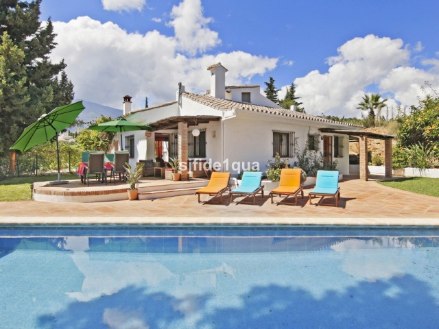 4 Sovrums Villa i Estepona
