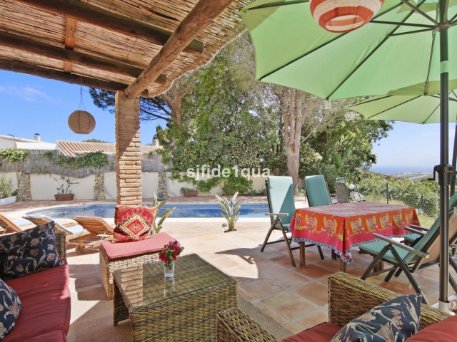 4 Sovrums Villa i Estepona