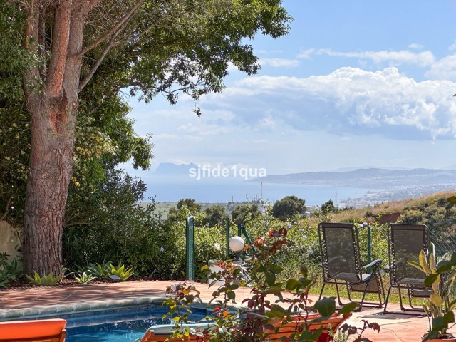 4 Sovrums Villa i Estepona