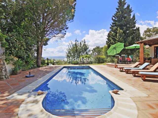 4 Sovrums Villa i Estepona