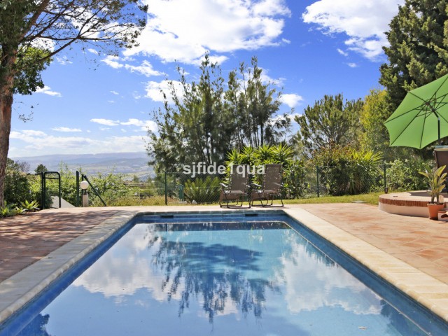 4 Sovrums Villa i Estepona