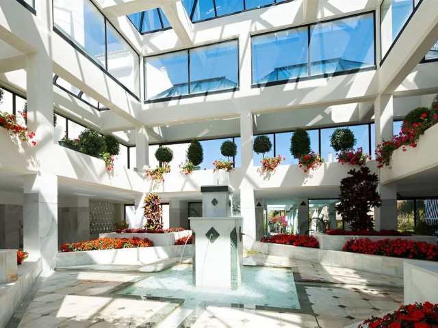 2 Bedrooms Apartment in Puerto Banús