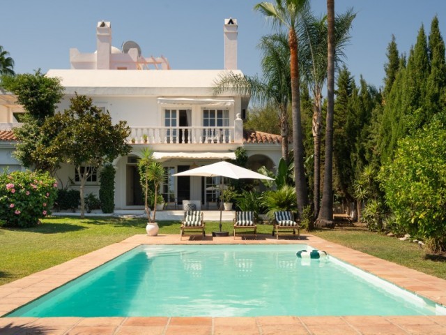 4 Sovrums Villa i Estepona